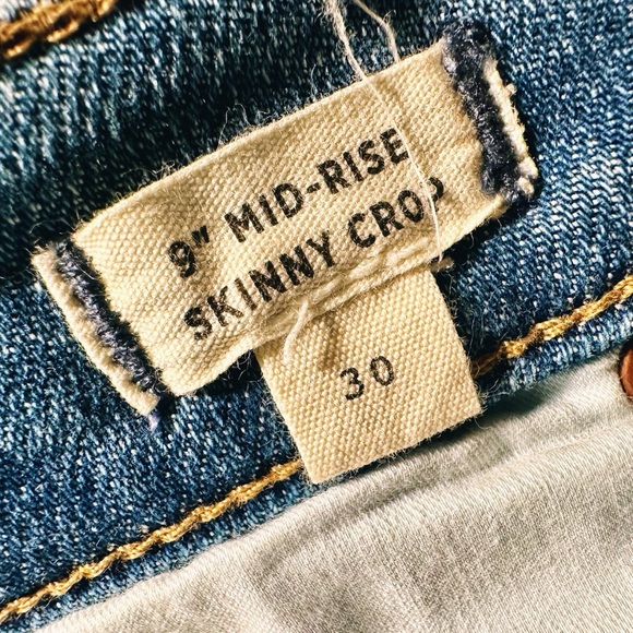 Madewell 9” Mid-Rise Skinny Crop Jeans: Button-Front TENCEL Denim Edition Dewey - Picture 4 of 16